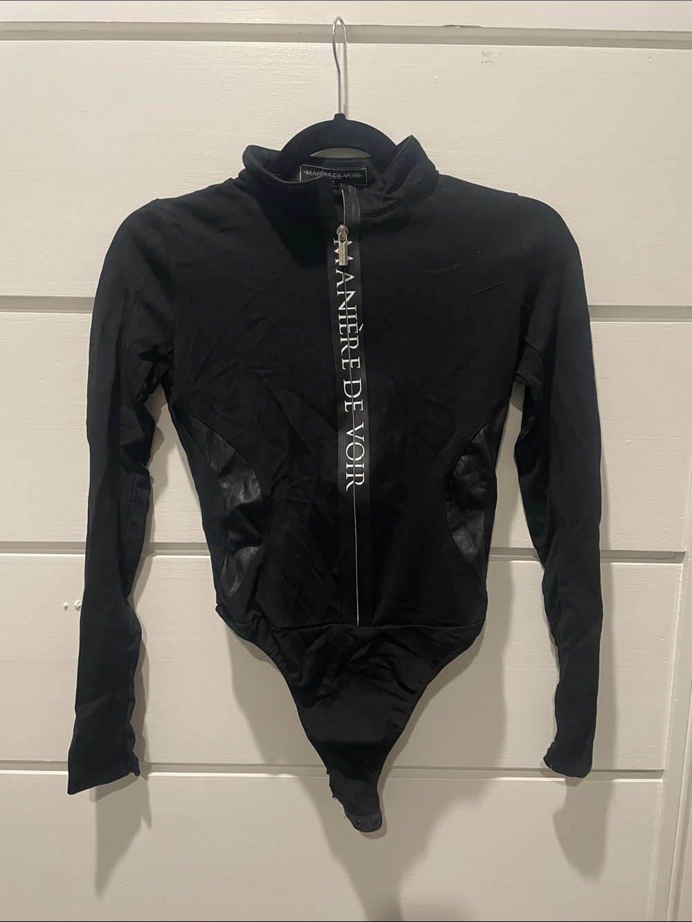 Maniere De Voir Black Long-Sleeve Zip-Front Fitted Top - Picture 3 of 4